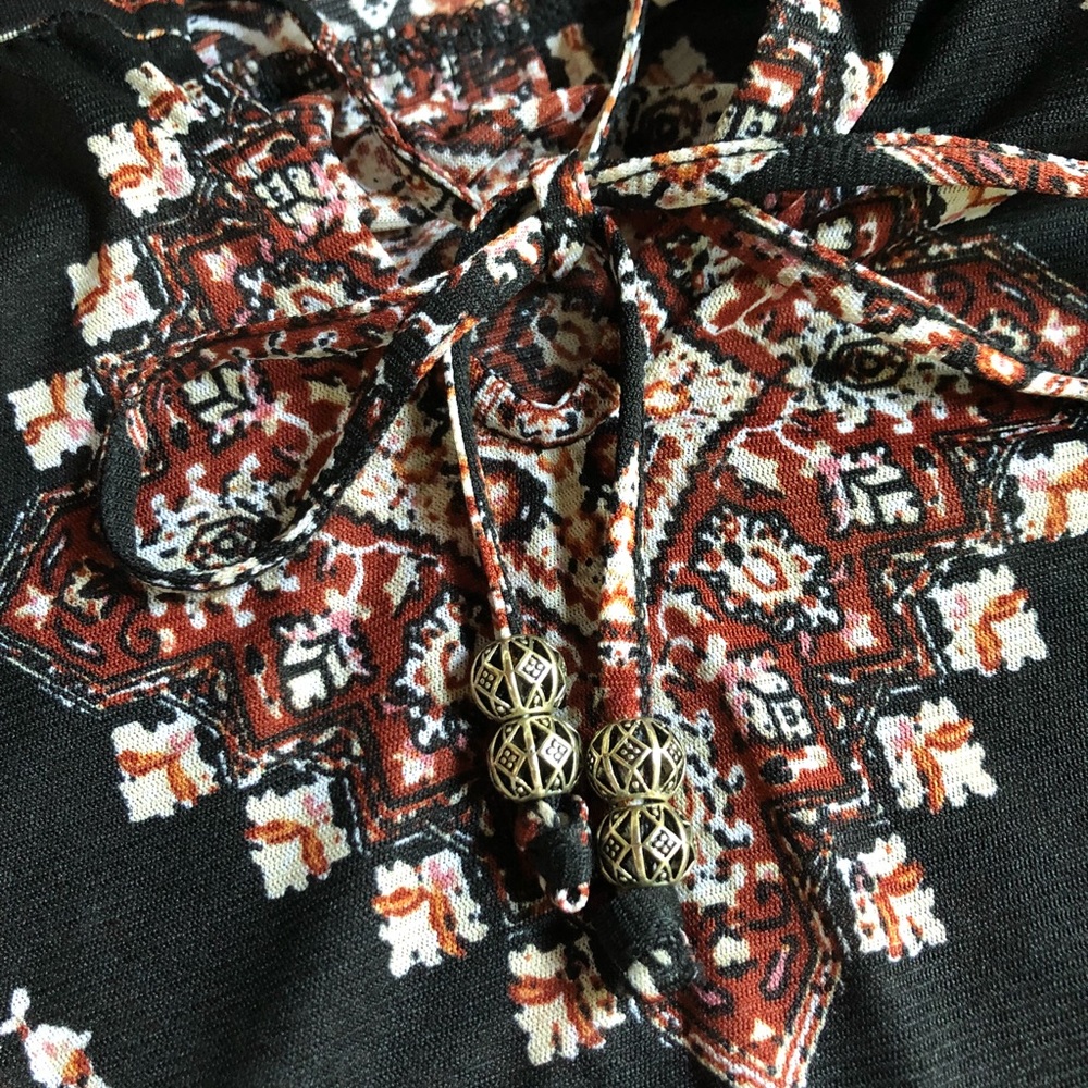 Patterned Tunic Top - Picture 3 of 7